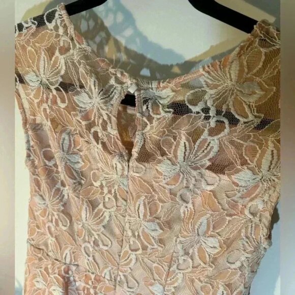 SUZY SHIER lace  dress - Picture 4 of 5